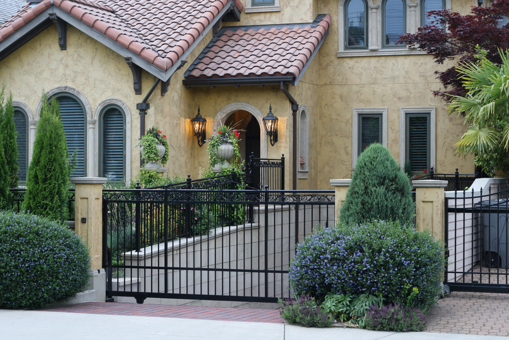 The Benefits of a Driveway Gate
