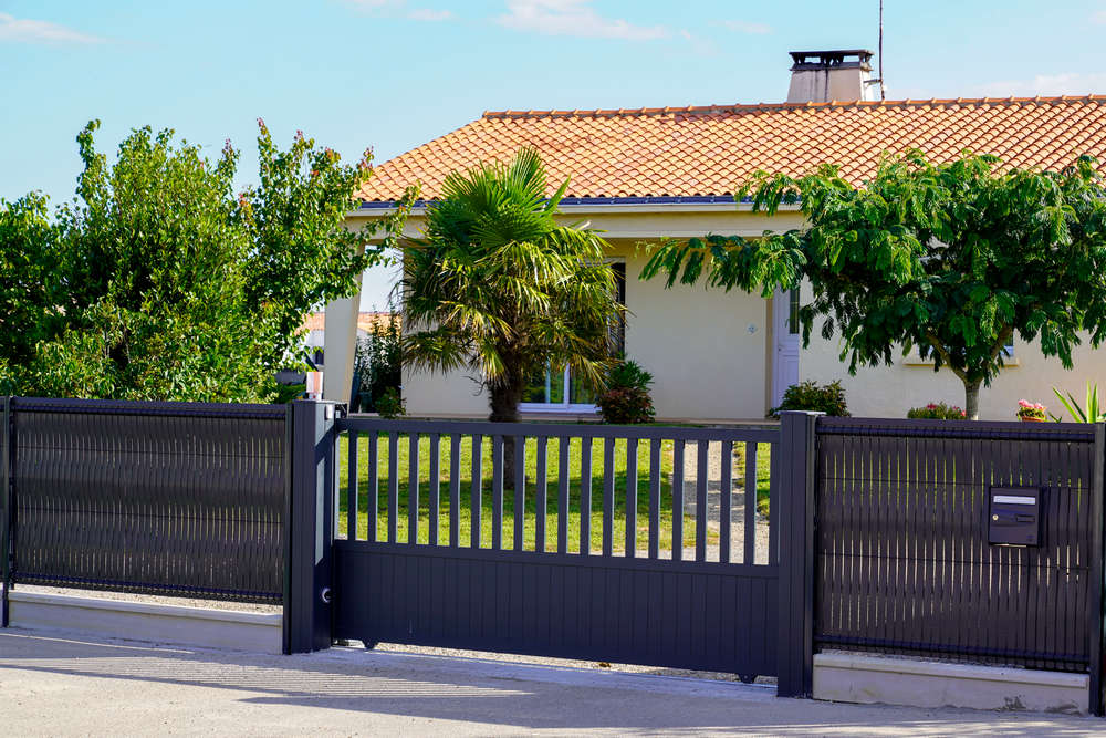 How the Right Fence Can Add Curb Appeal