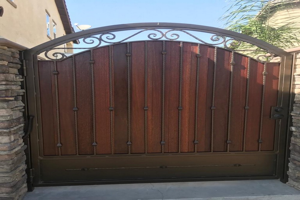 Do Aluminum Gates Improve Property Value and Aesthetics