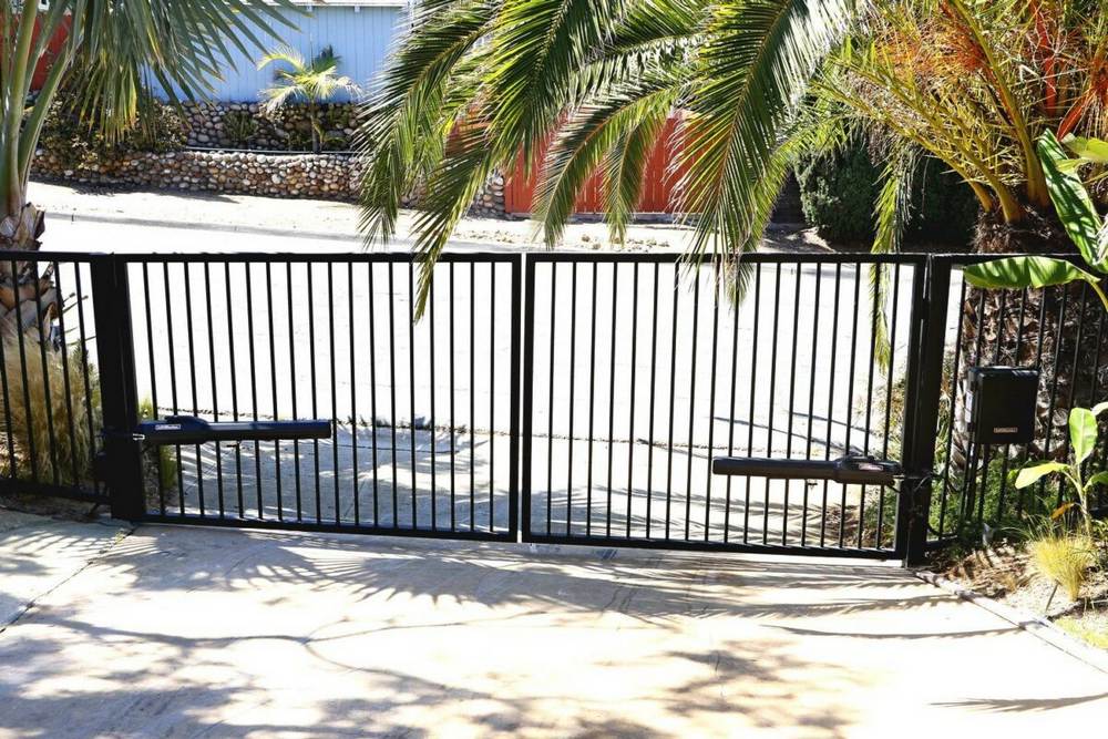 How Keyless Entry Systems Improve Security for Residential and Commercial Gates
