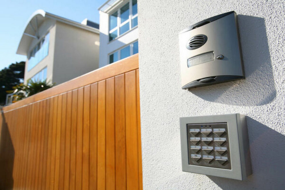 Intercom Systems Improve Property Security and Visitor Management